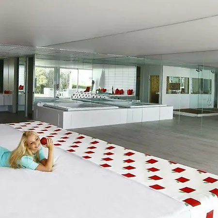 Adam & Eve - Adult Only 5*